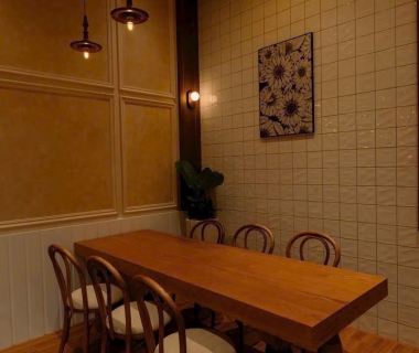 Nhận đóng bàn ghế gỗ theo yêu cầu thiết kế riêng