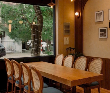 Gợi Ý Nơi Cung Cấp Bàn Ghế Gỗ Cho Quán Cafe Xịn Tại Sài Gòn